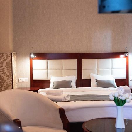 Kraveli Hotel Тбілісі Екстер'єр фото