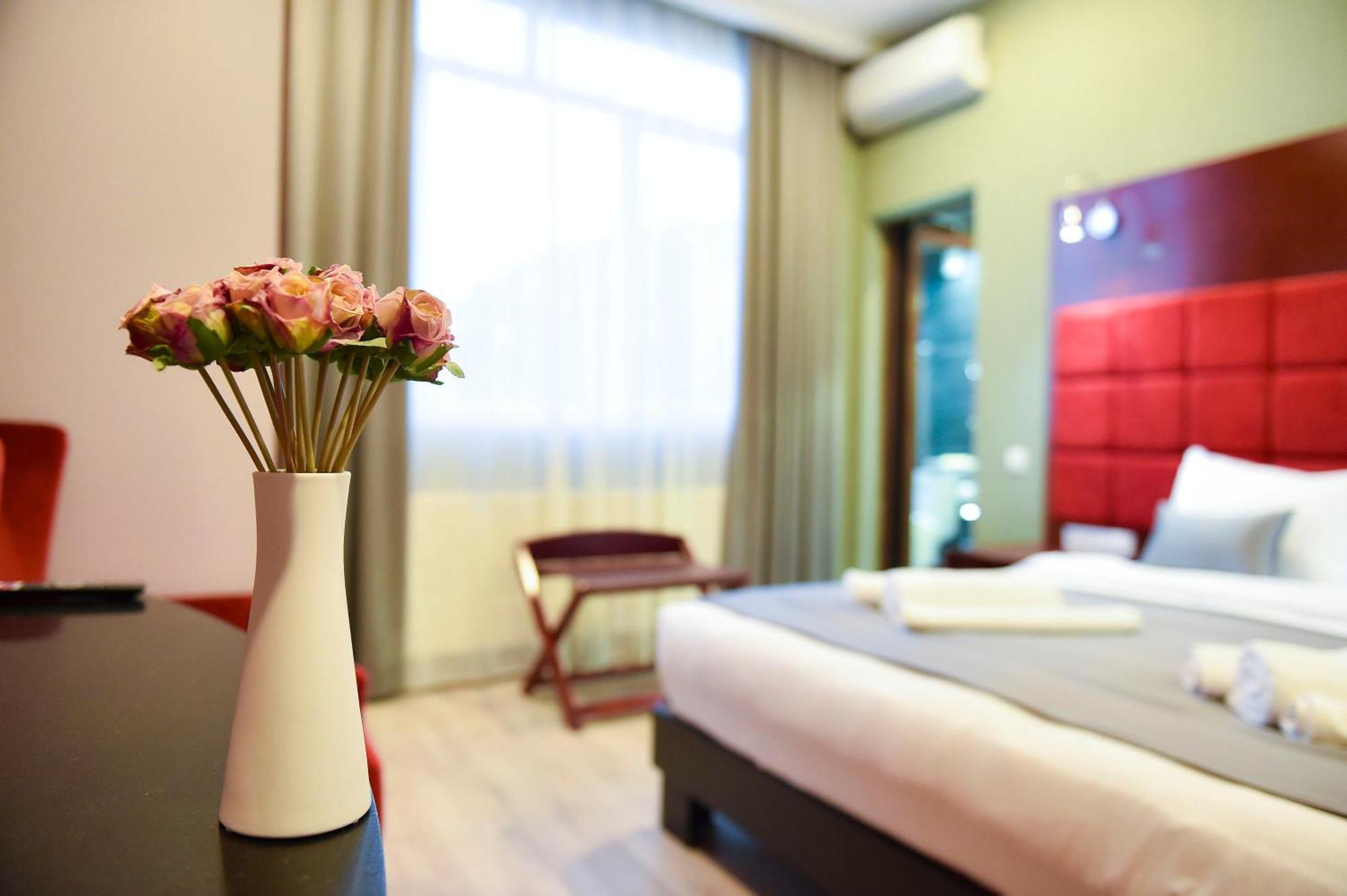 Kraveli Hotel Тбілісі Екстер'єр фото