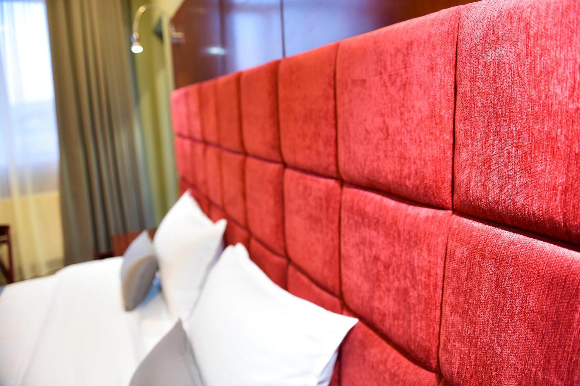 Kraveli Hotel Тбілісі Екстер'єр фото