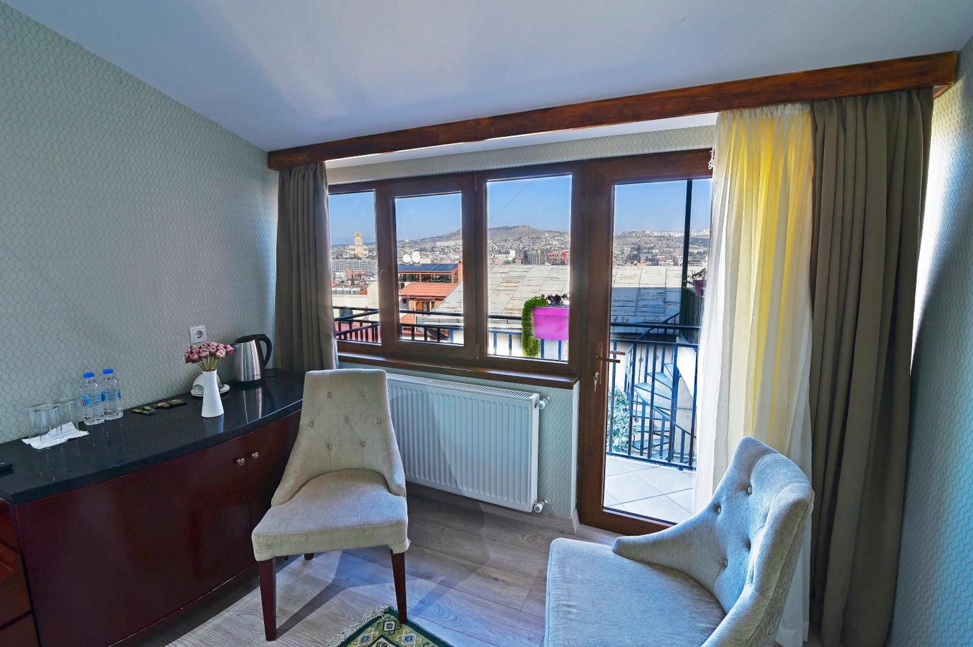 Kraveli Hotel Тбілісі Екстер'єр фото