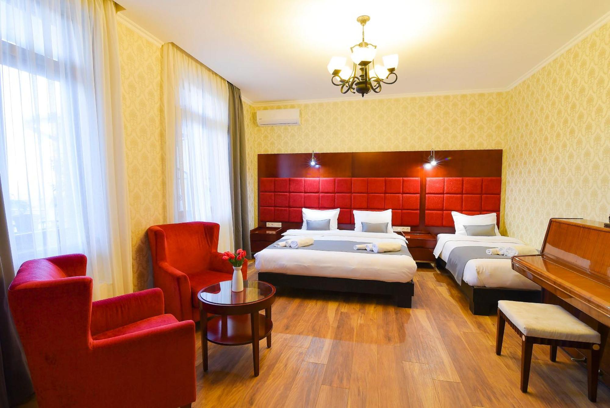 Kraveli Hotel Тбілісі Екстер'єр фото