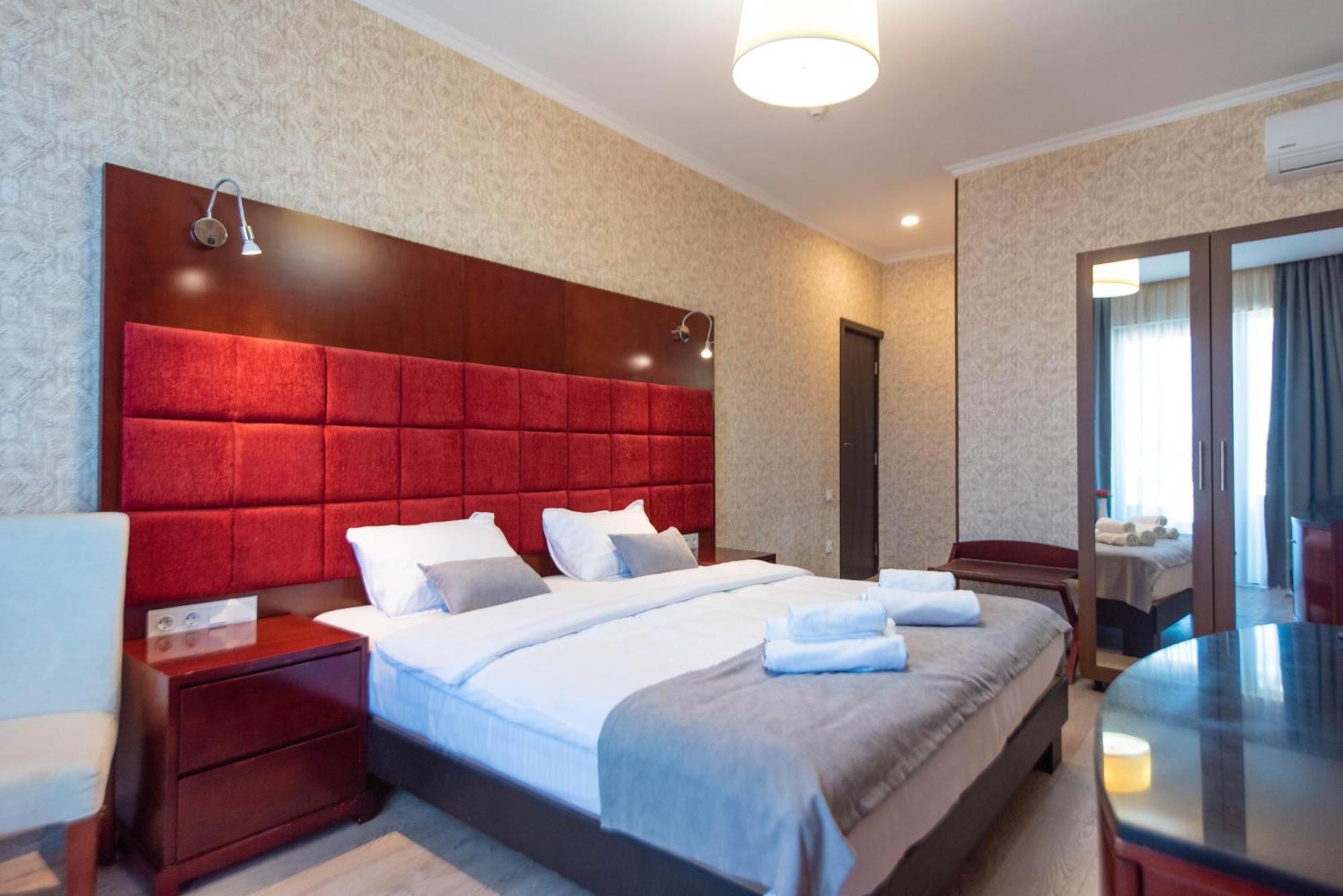 Kraveli Hotel Тбілісі Екстер'єр фото