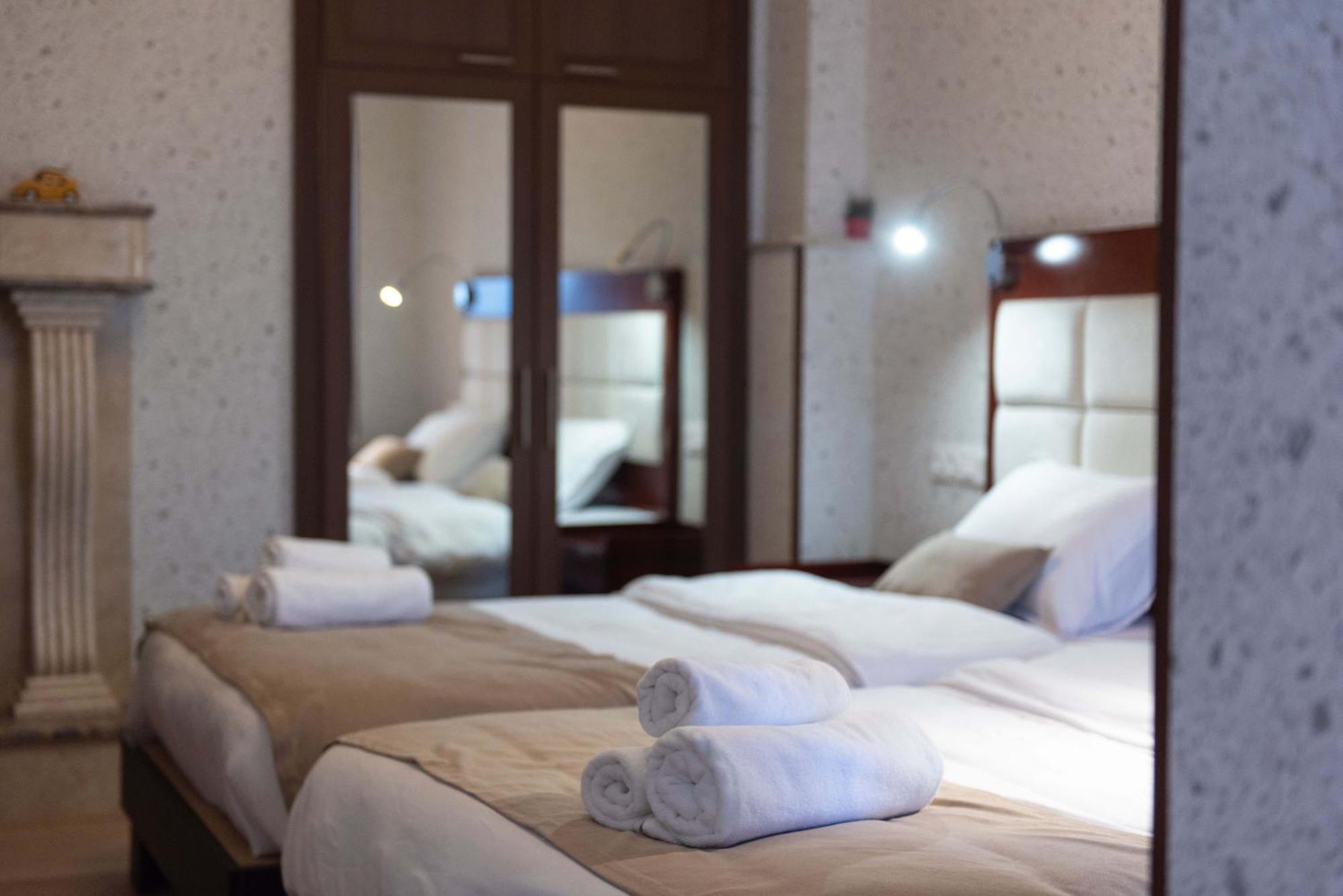Kraveli Hotel Тбілісі Екстер'єр фото