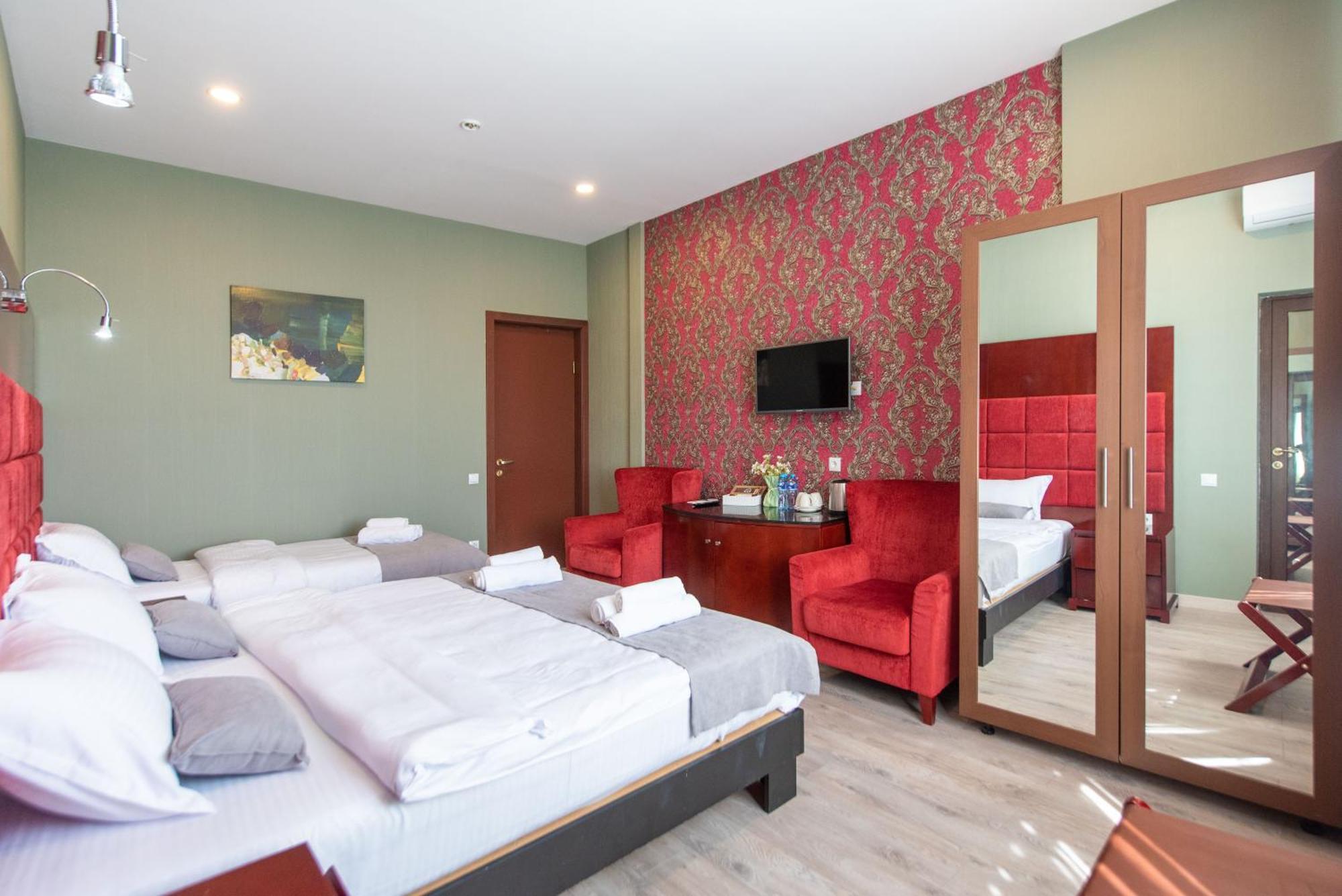 Kraveli Hotel Тбілісі Екстер'єр фото