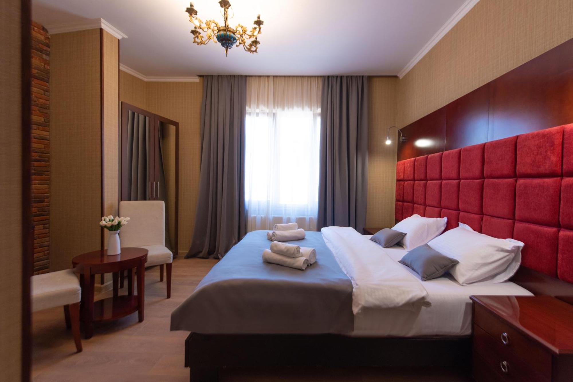 Kraveli Hotel Тбілісі Екстер'єр фото